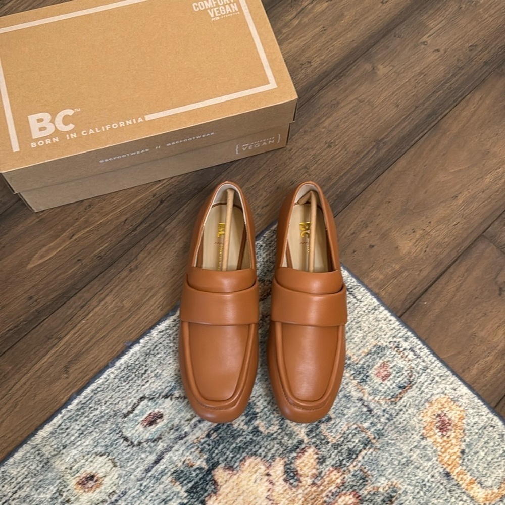 Born in California stay focused loafer in cognac brown size 8 ￼